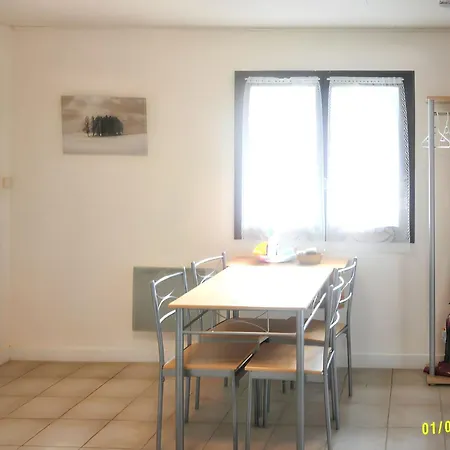 à Avec Piscine Partagée Et Vue