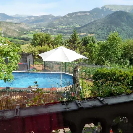 A Avec Piscine Partagee Et Vue * Selonnet