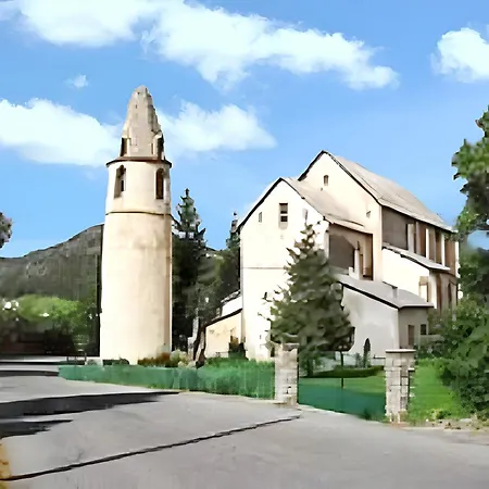 A Avec Piscine Partagee Et Vue Appartement