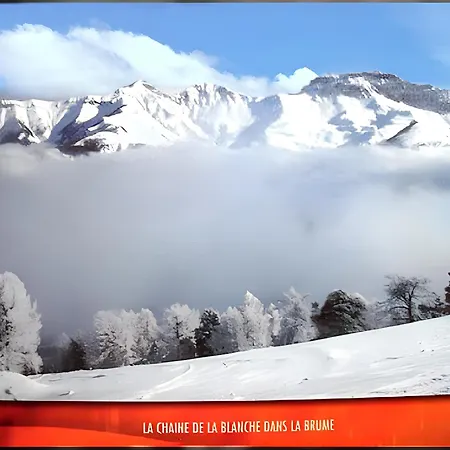 A Avec Piscine Partagee Et Vue Selonnet