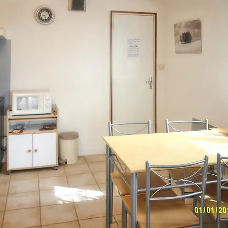 A Avec Piscine Partagee Et Vue Apartament
