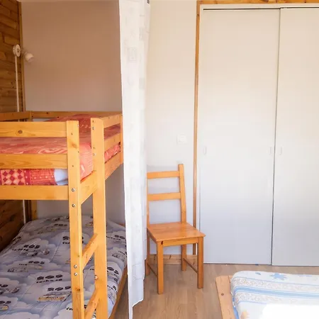 A Avec Piscine Partagee Et Vue Appartement