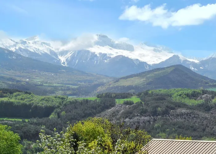 A Avec Piscine Partagee Et Vue Selonnet