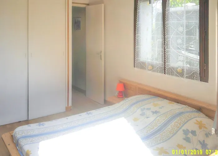 A Avec Piscine Partagee Et Vue Apartment